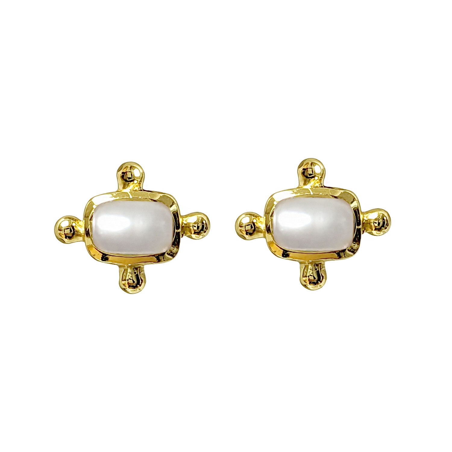 Beatriz Pearl Stud Earrings