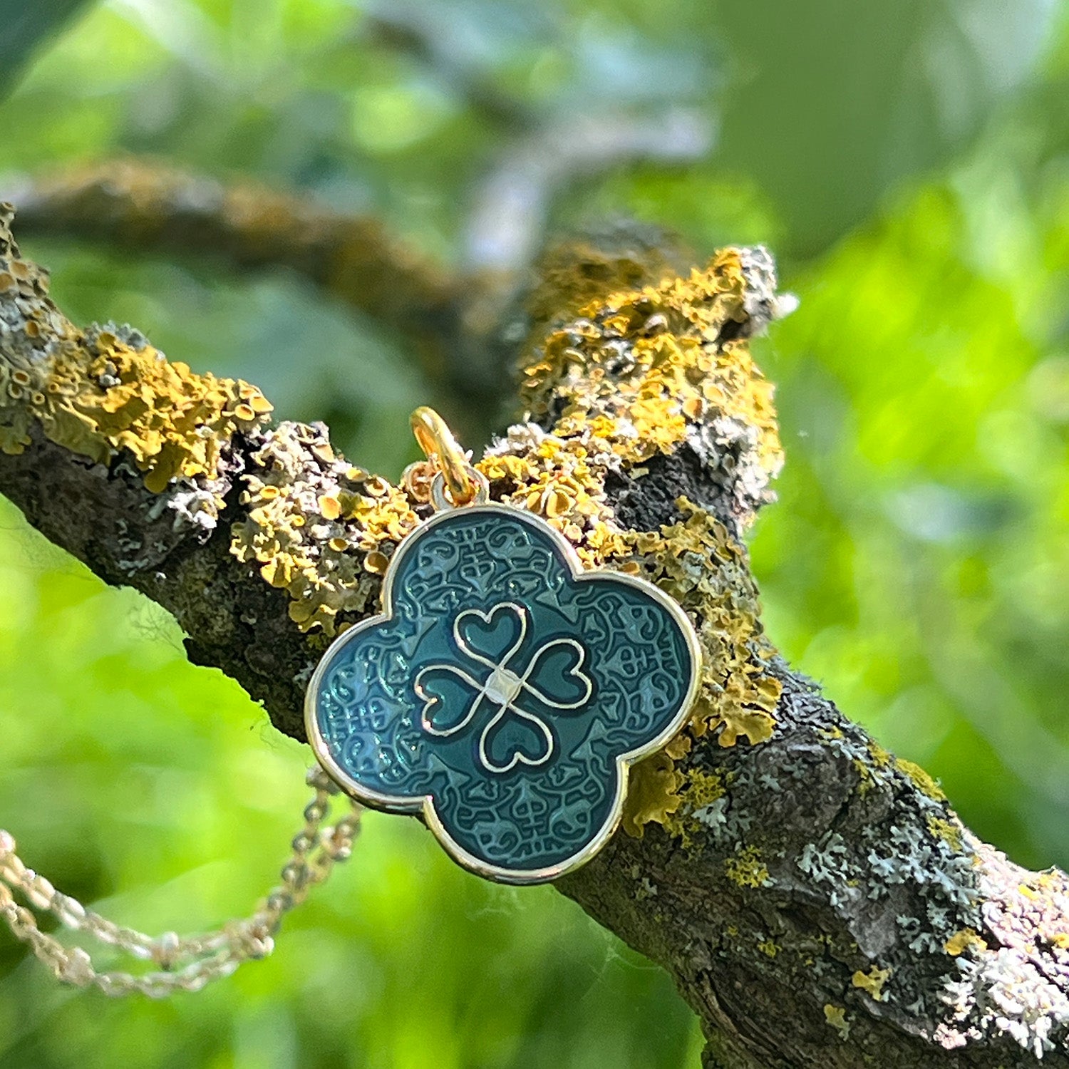 Green Petal Heart Clover Pendant On Short Satellite Chain