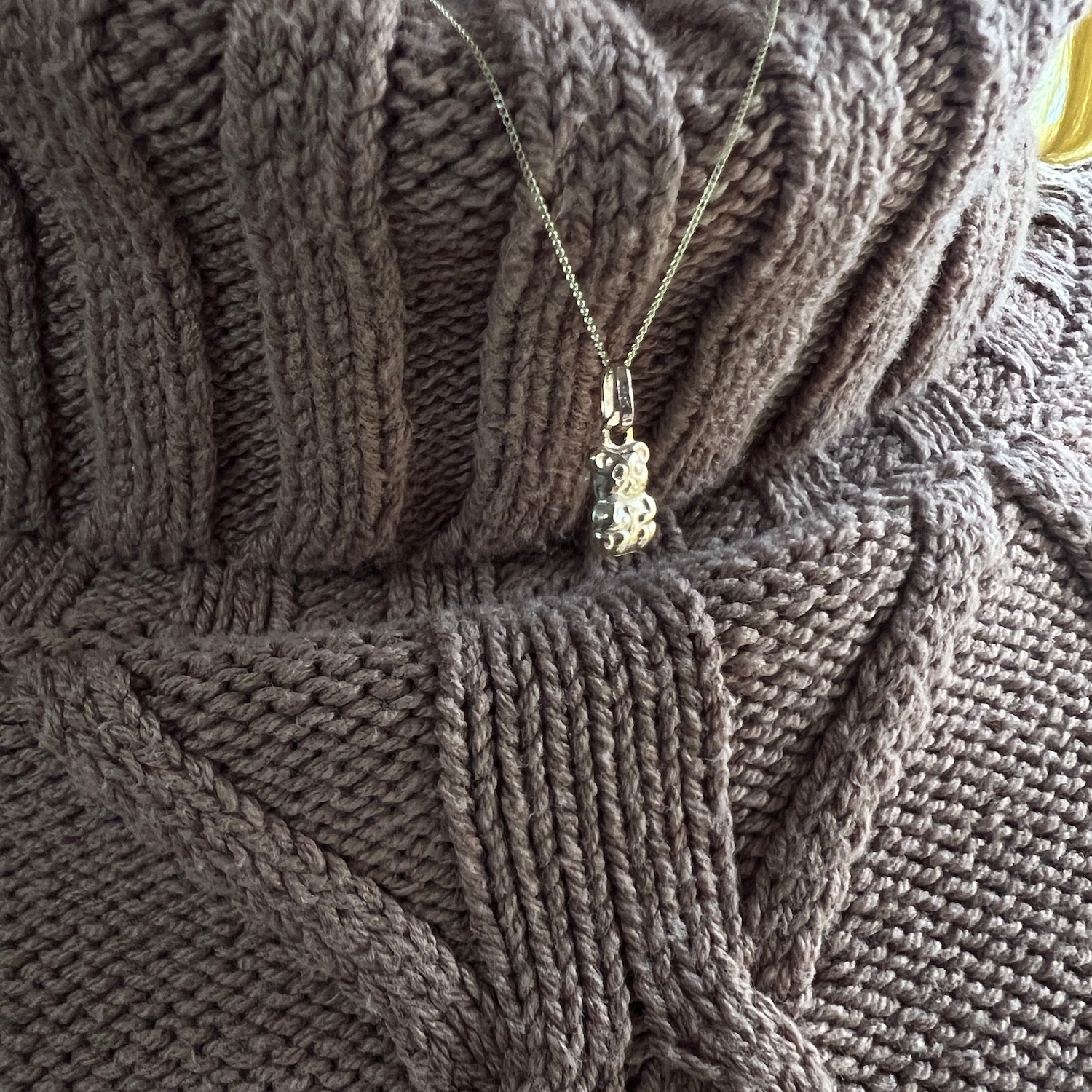Tiny Contemplative Bear 9K gold British vintage charm