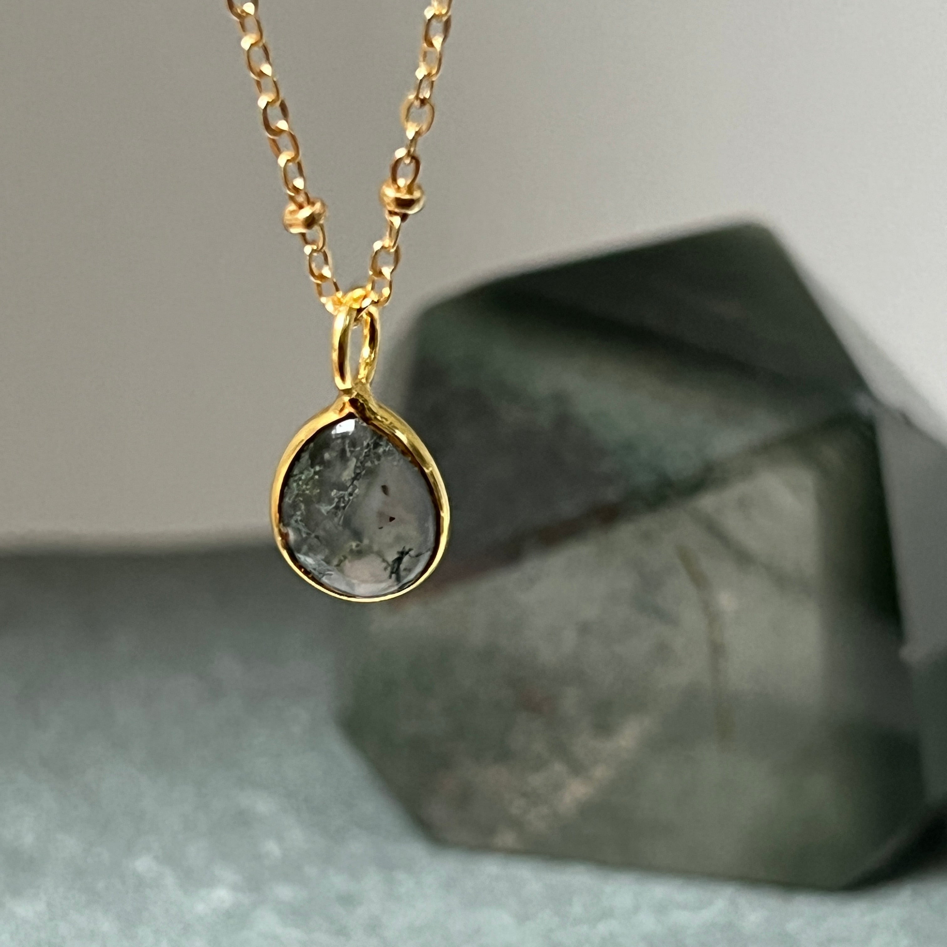 Julia Moss Agate on a short satellite chain