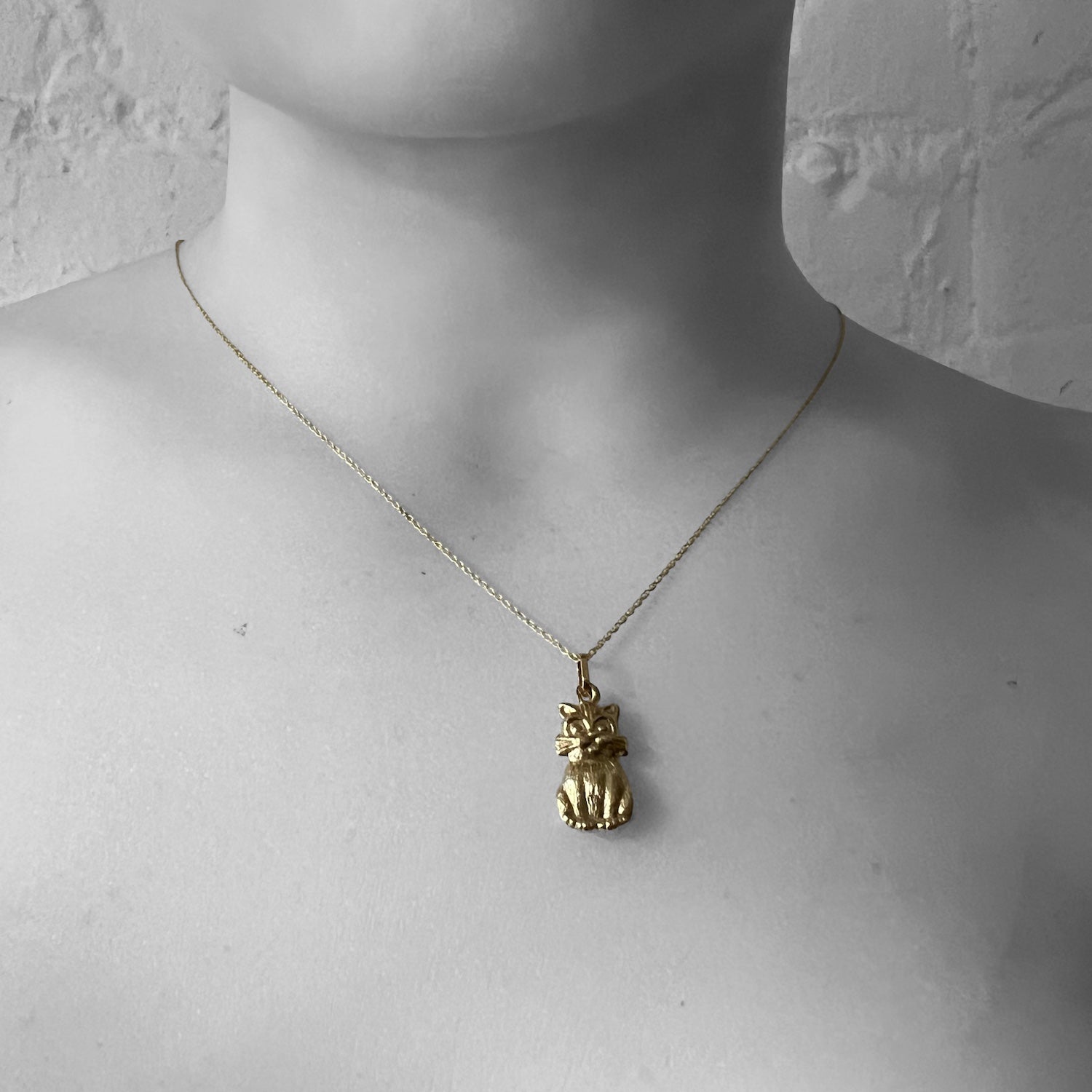 Unique 9ct Gold Tiny Cat Vintage Charm