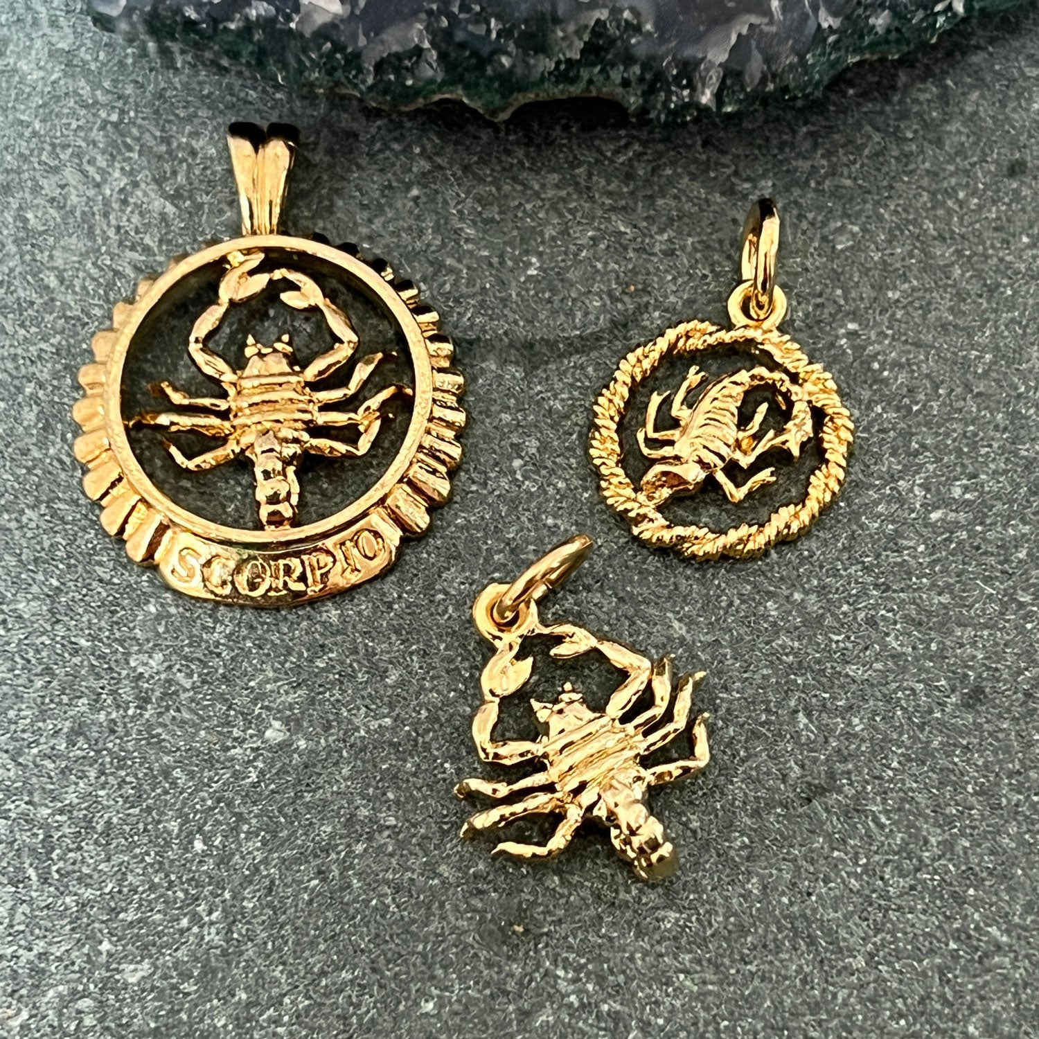 Zodiac Ridged Edge Medal