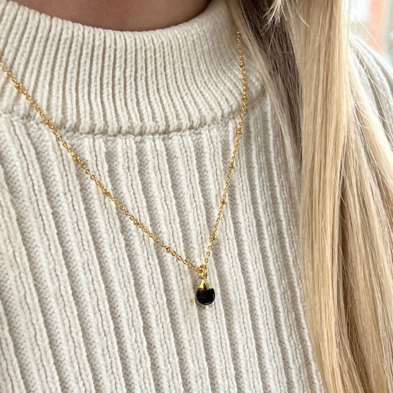 Smooth Black Onyx Drop on Short Satellite Chain