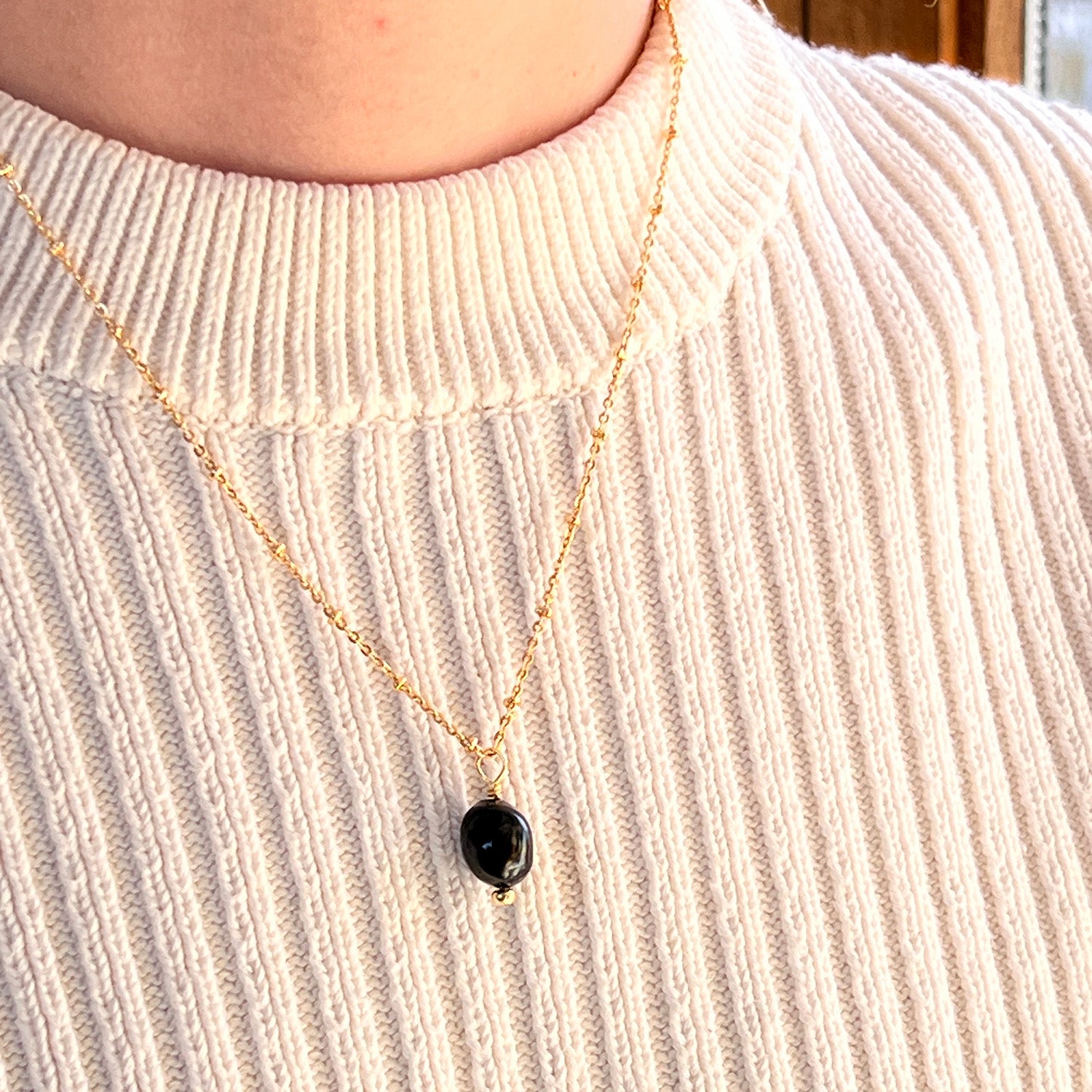 Black Pearl Pendant On Short Satellite Chain