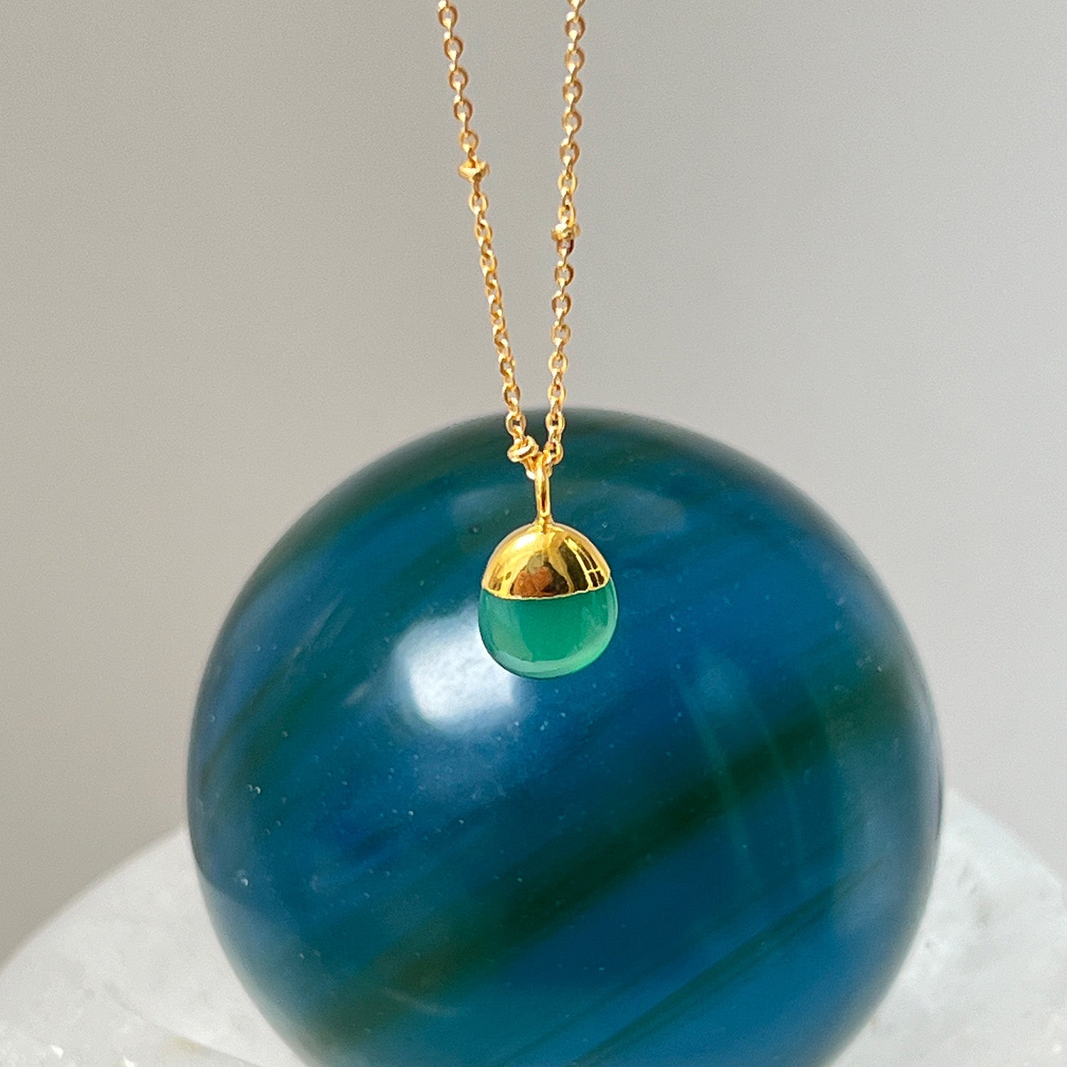 Mini Pebble Pendant Green Onyx On Short Satellite Chain