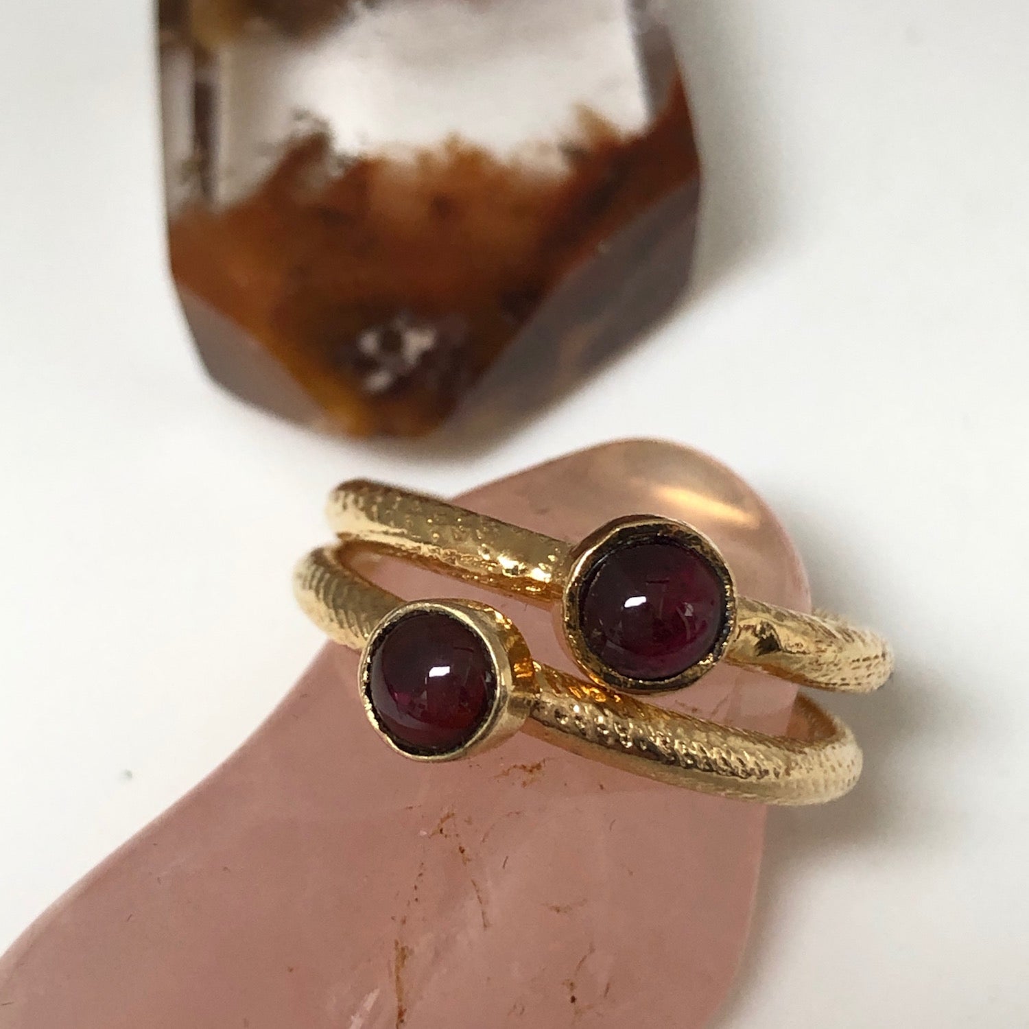 Ring Dot Garnet - Mirabelle Jewellery