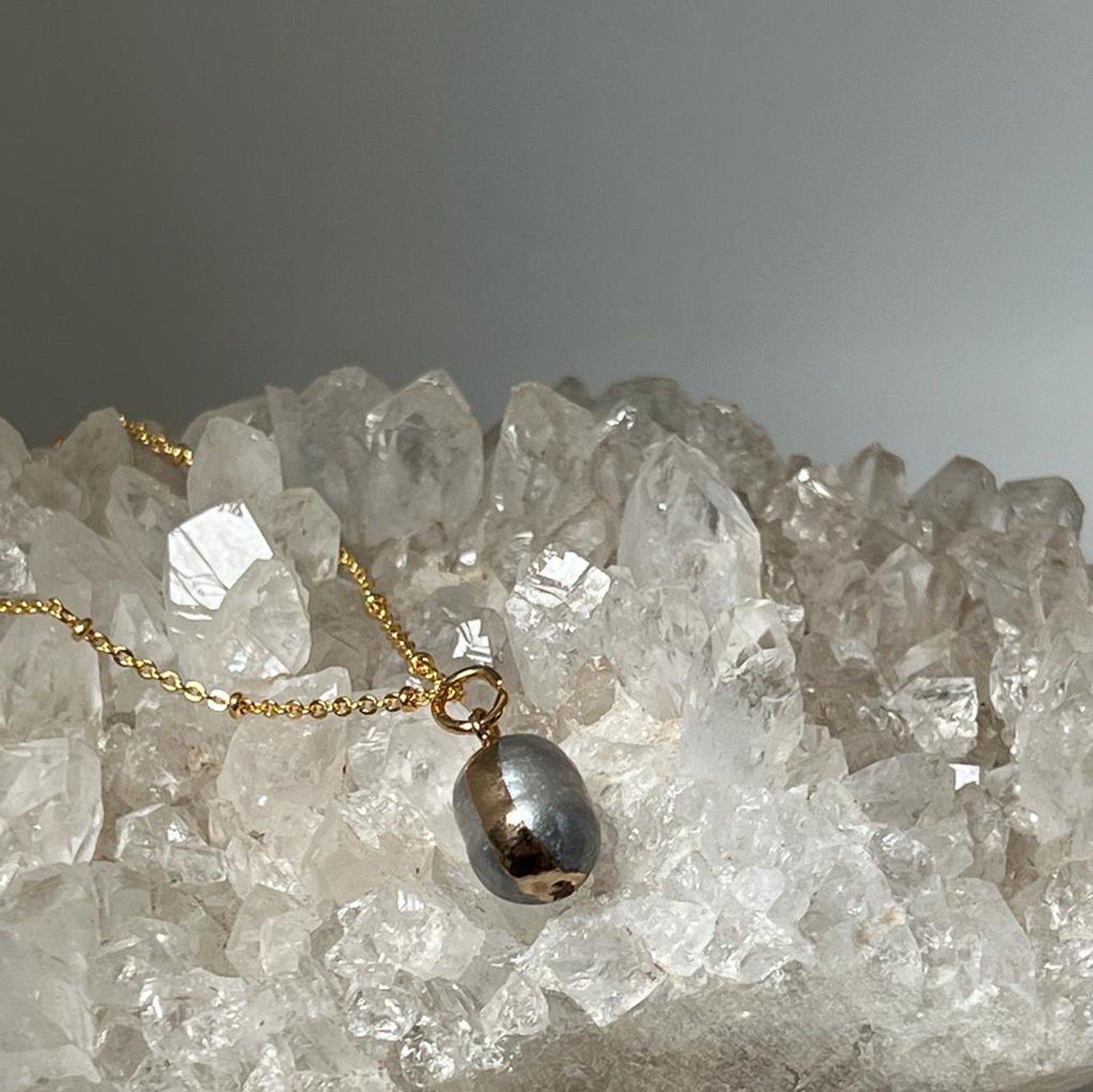 Miranda Pearl (Grey or Cream Pearl) on Satellite Chain