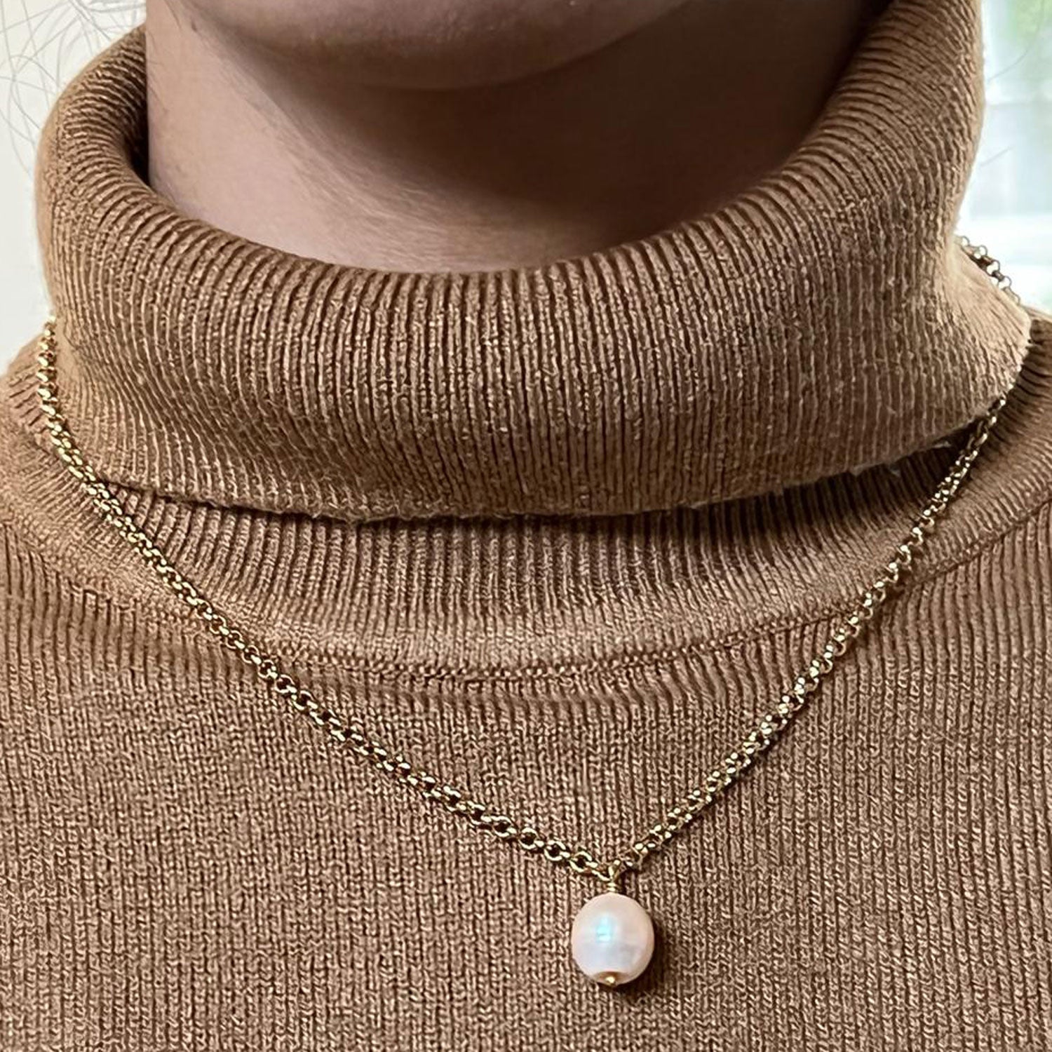 Round Peach Pearl Pendant