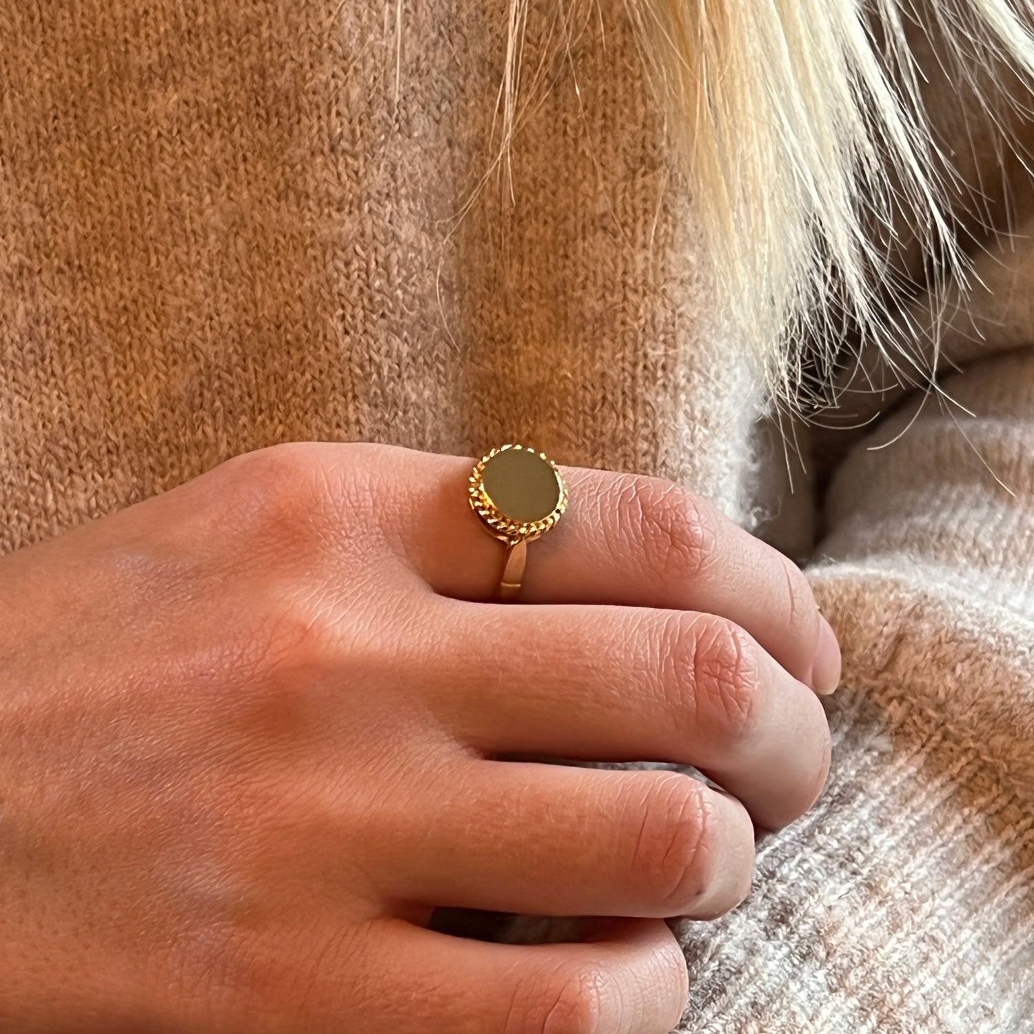 Signet Round Rope Ring