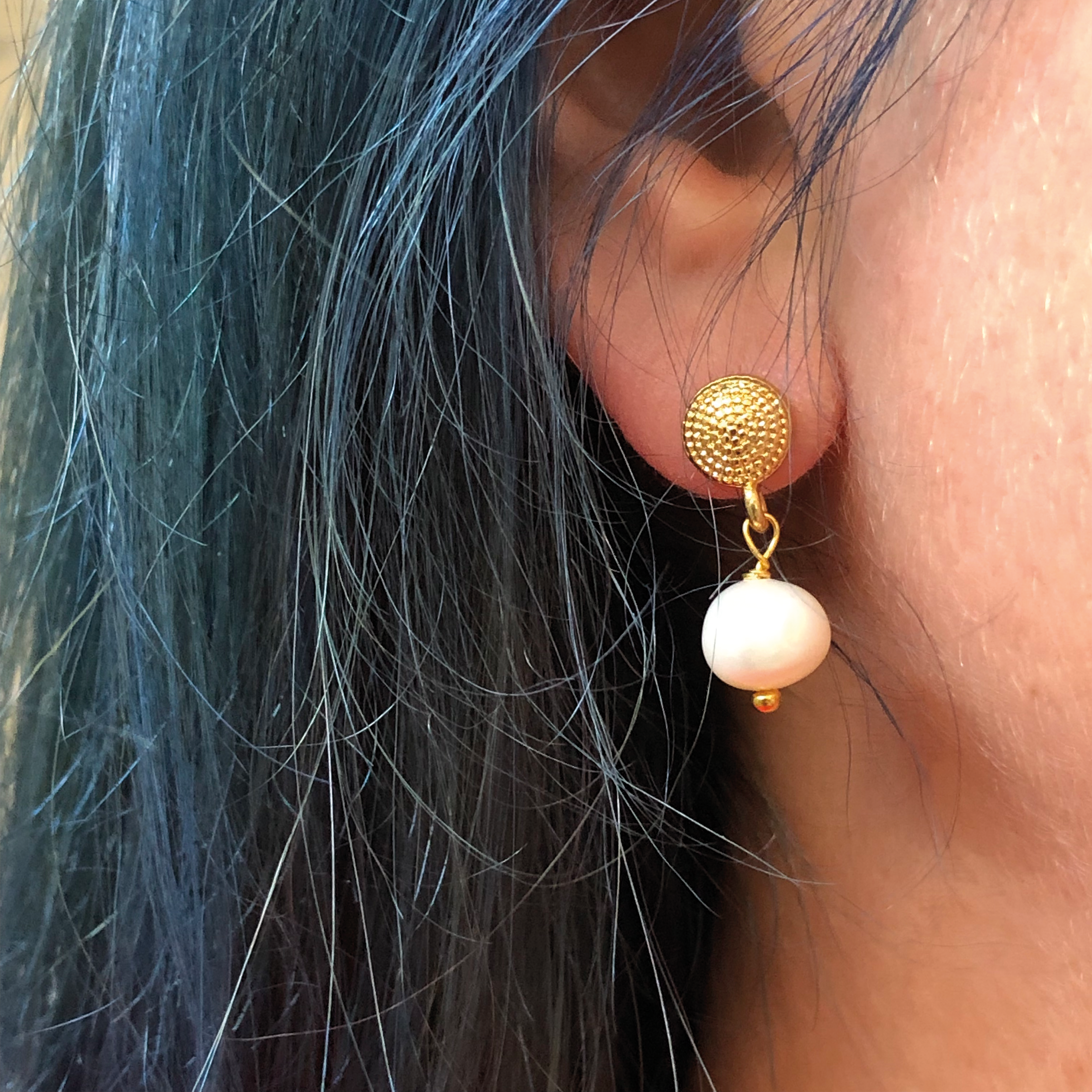 Talia Studs Freshwater Pearl white