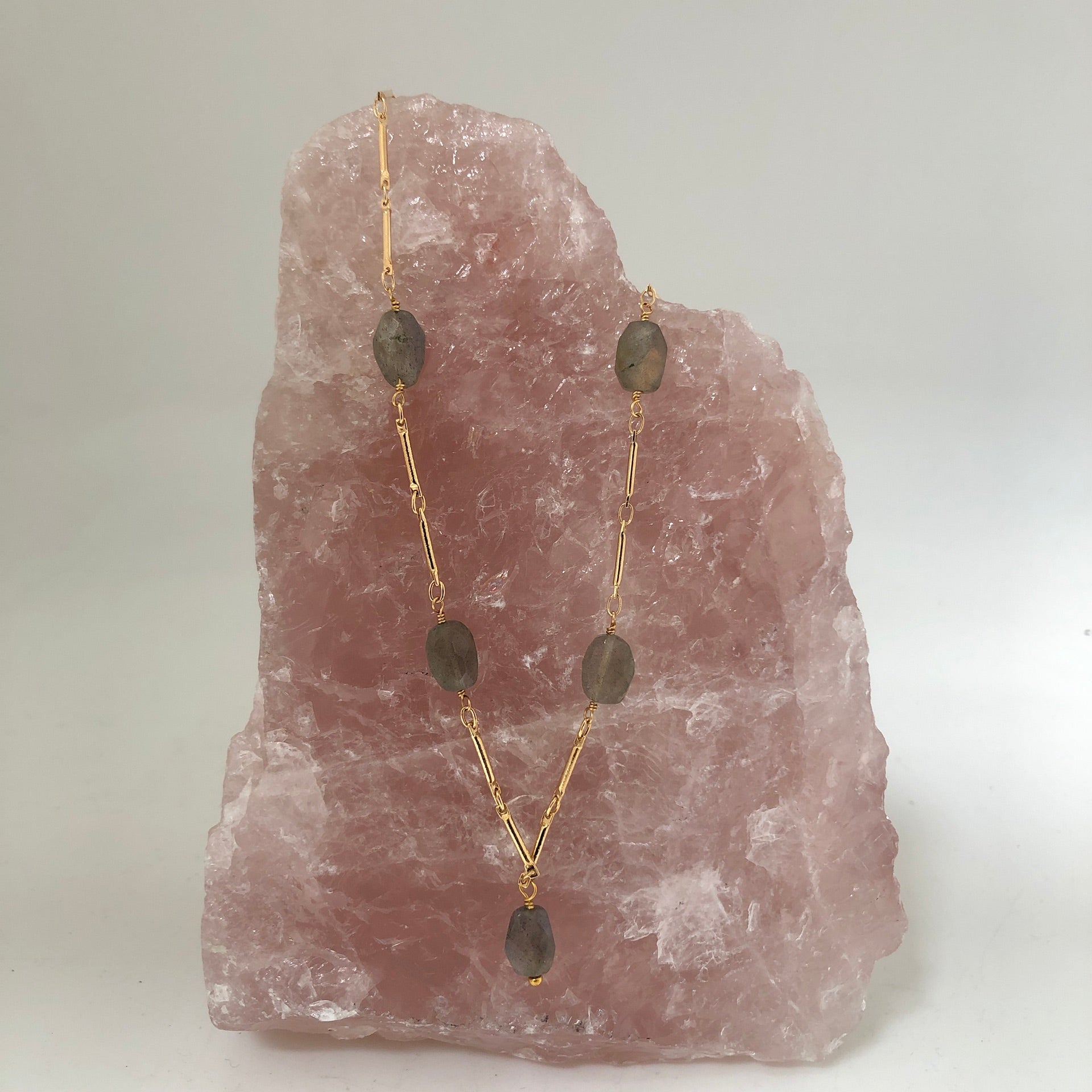 Tula Chain Short Semi Precious Labradorite