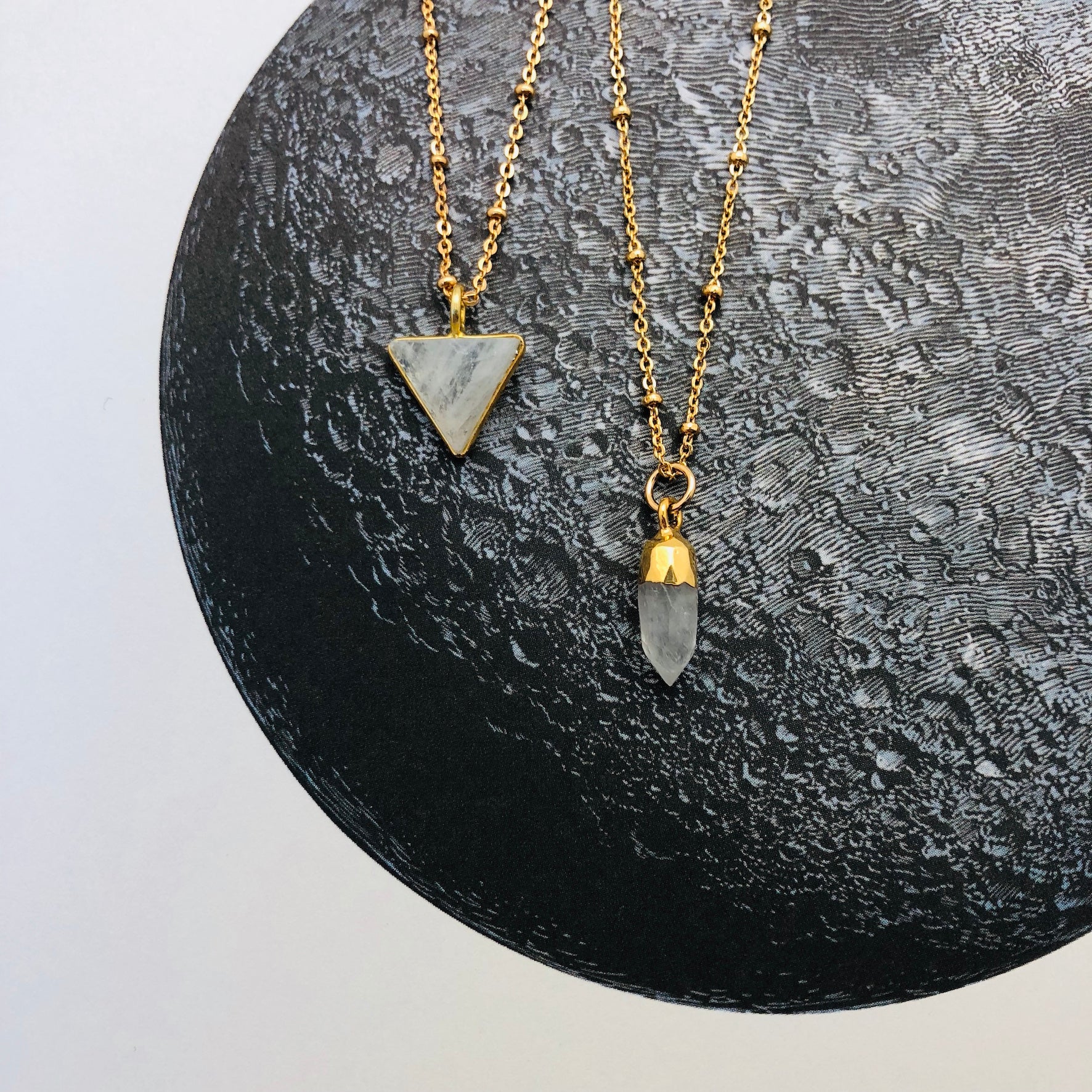 4 Types of Moonstone and Their Properties