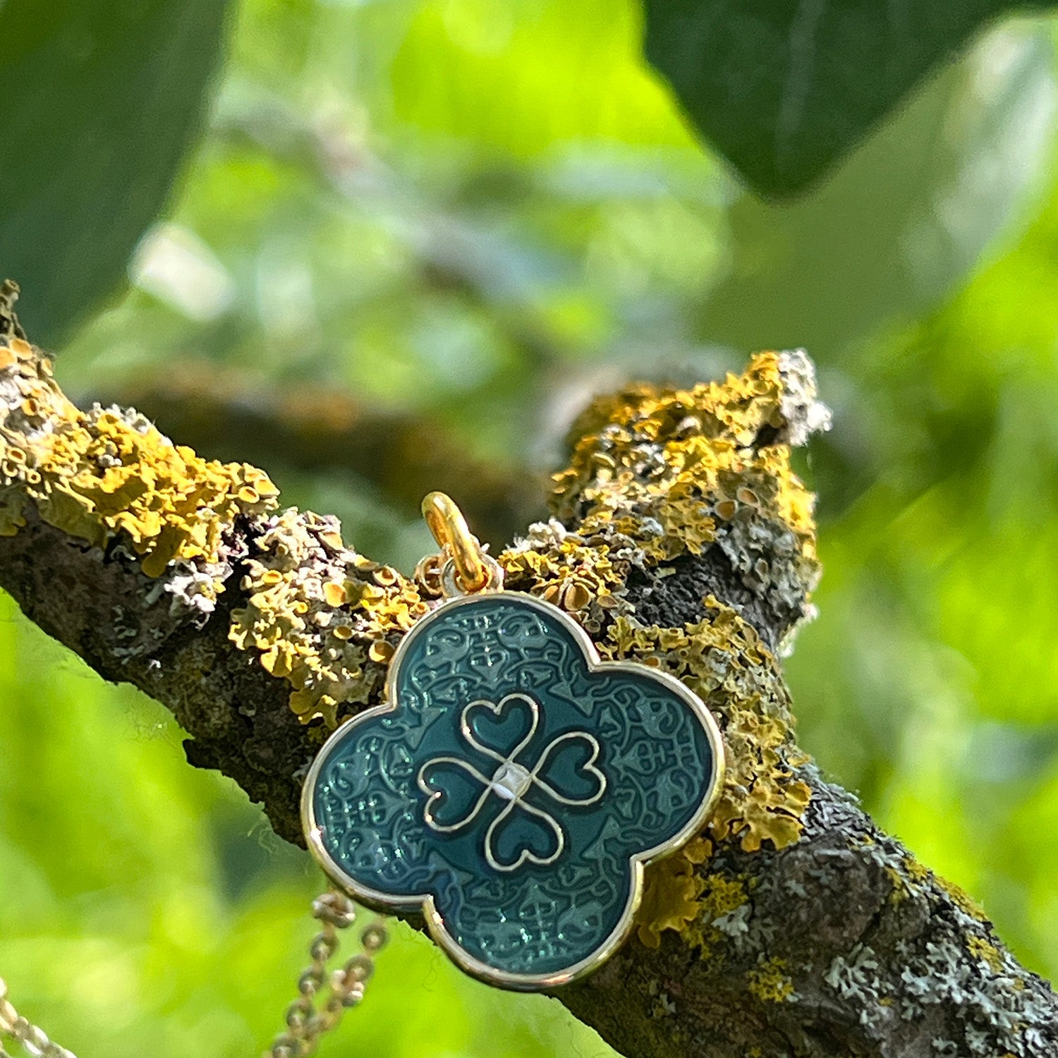 Green Petal Heart Clover Pendant On Short Satellite Chain