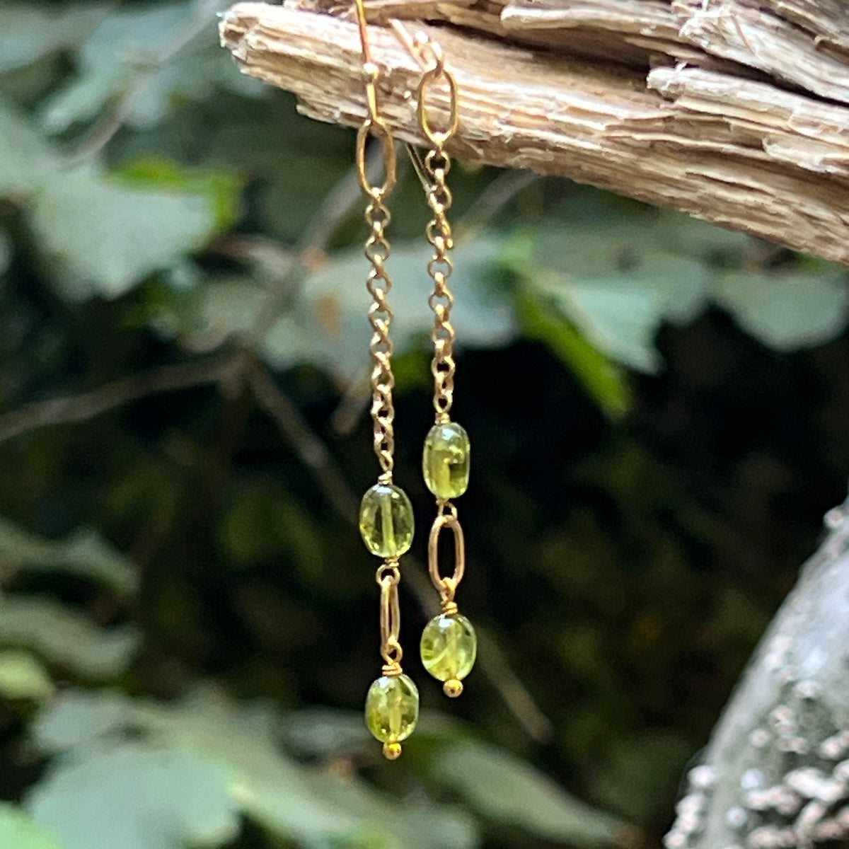 Ovala Earrings with Peridot