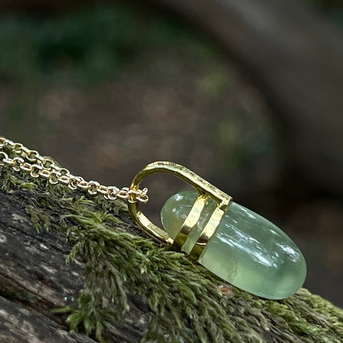 Prehnite pebble double bridge pendant