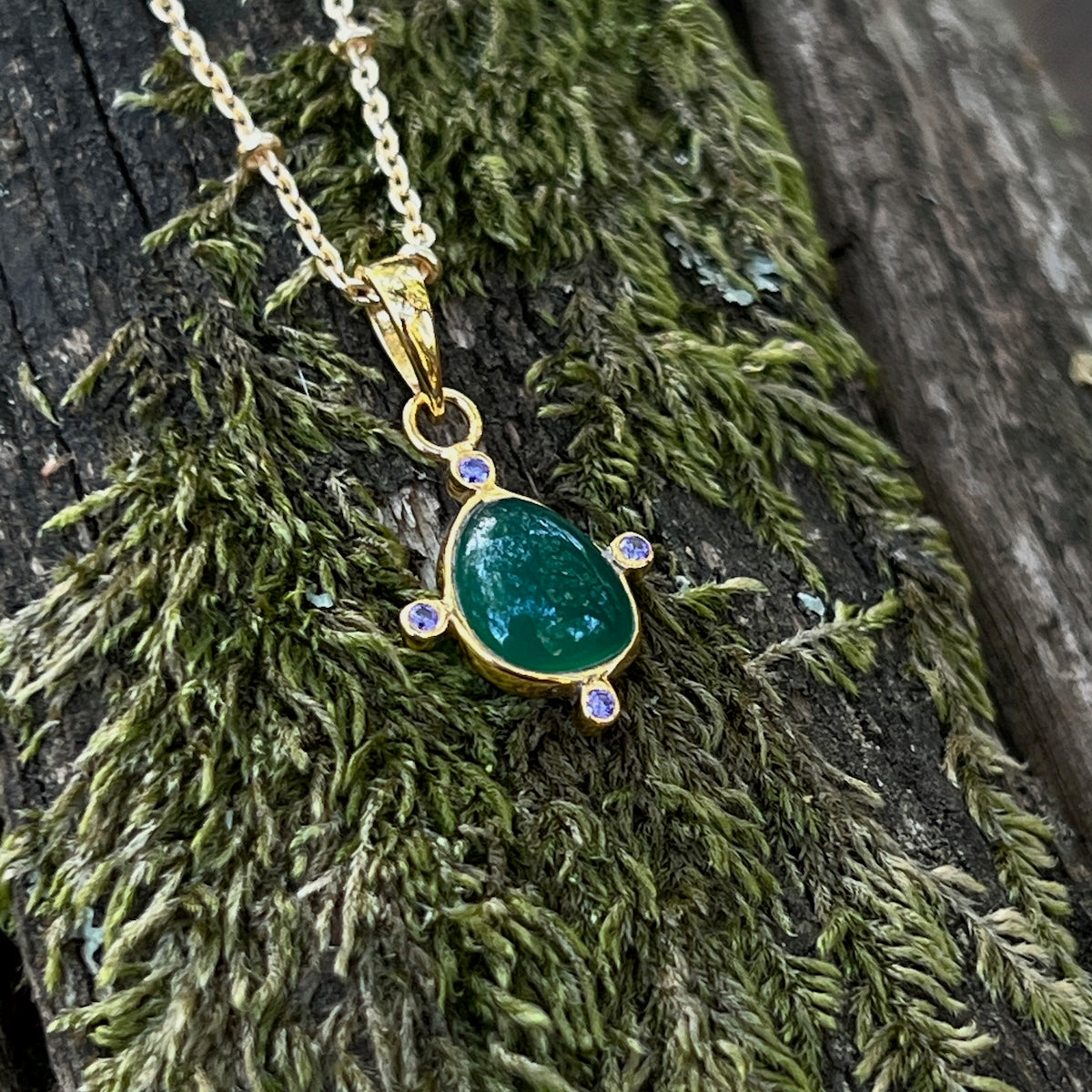 Serena Large Green Onyx Pendant On Short Satellite Chain