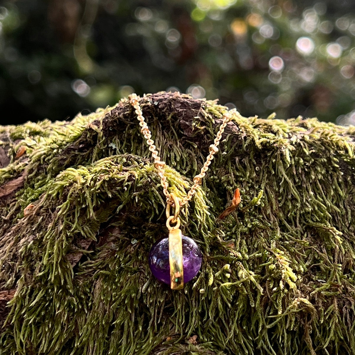 Lily Pendant — Amethyst or Labradorite
