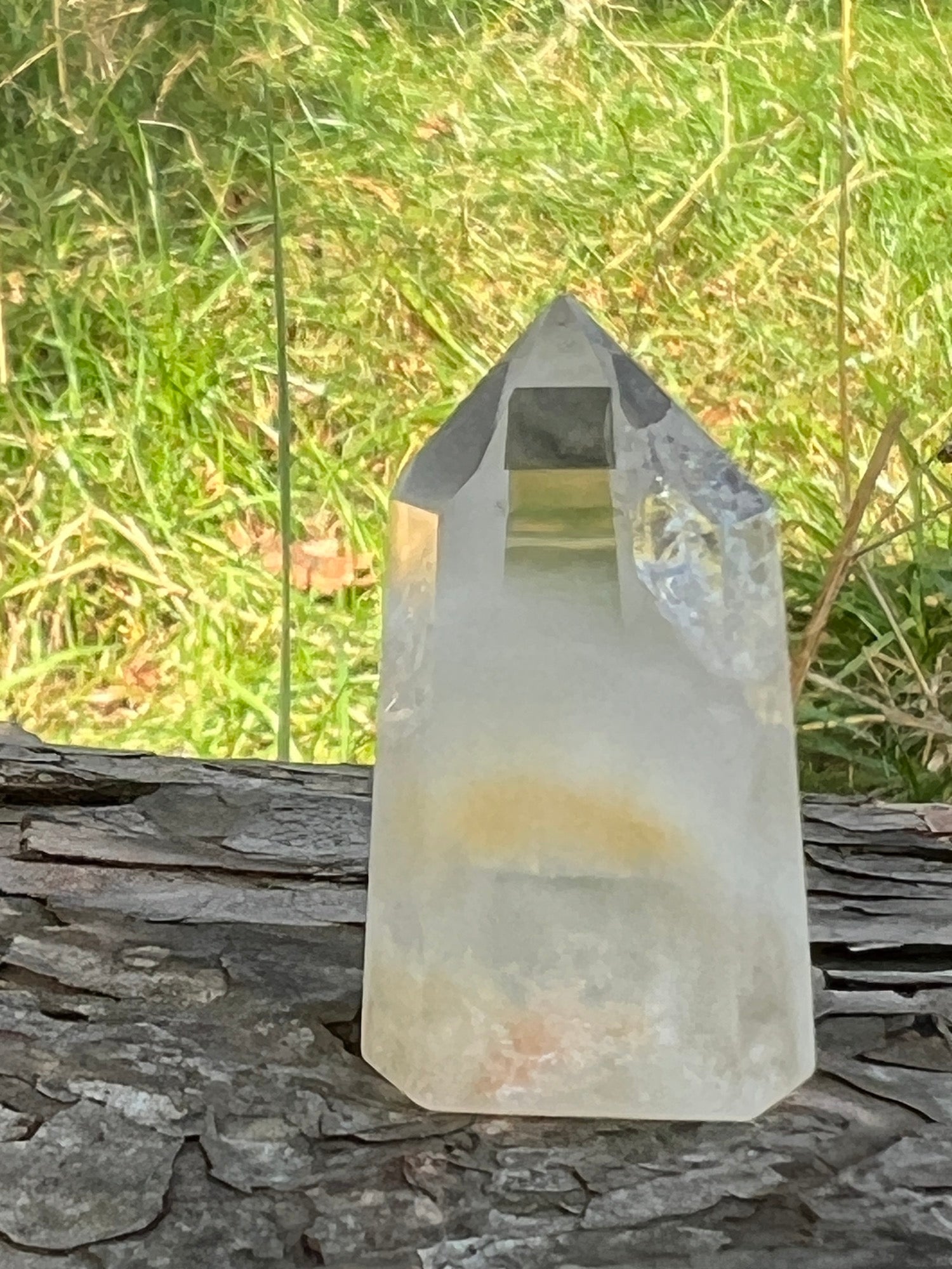 Short cloudy roc crystal