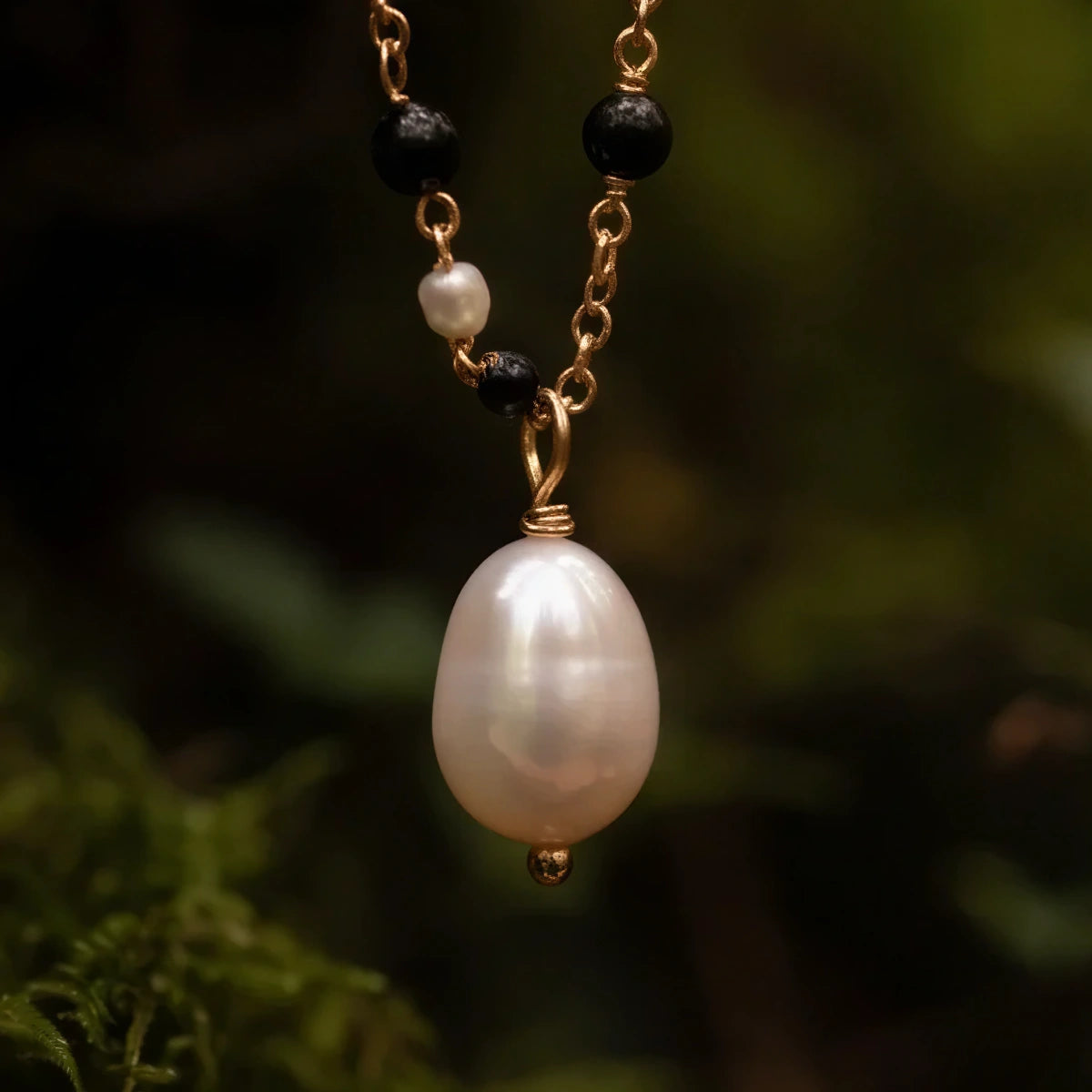Asymmetric Rosary Black Onyx And White Moonstone With Drop Pearl