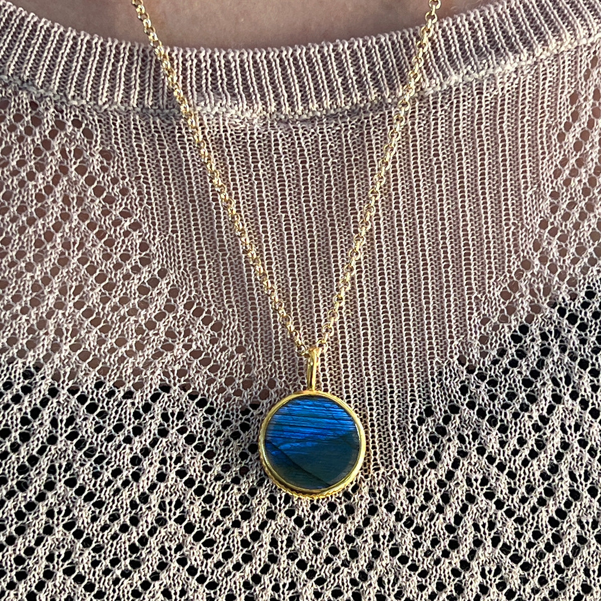 Double Sided Green Onyx and Labradorite Etched Bezel Pendant On Baby Belcher Chain