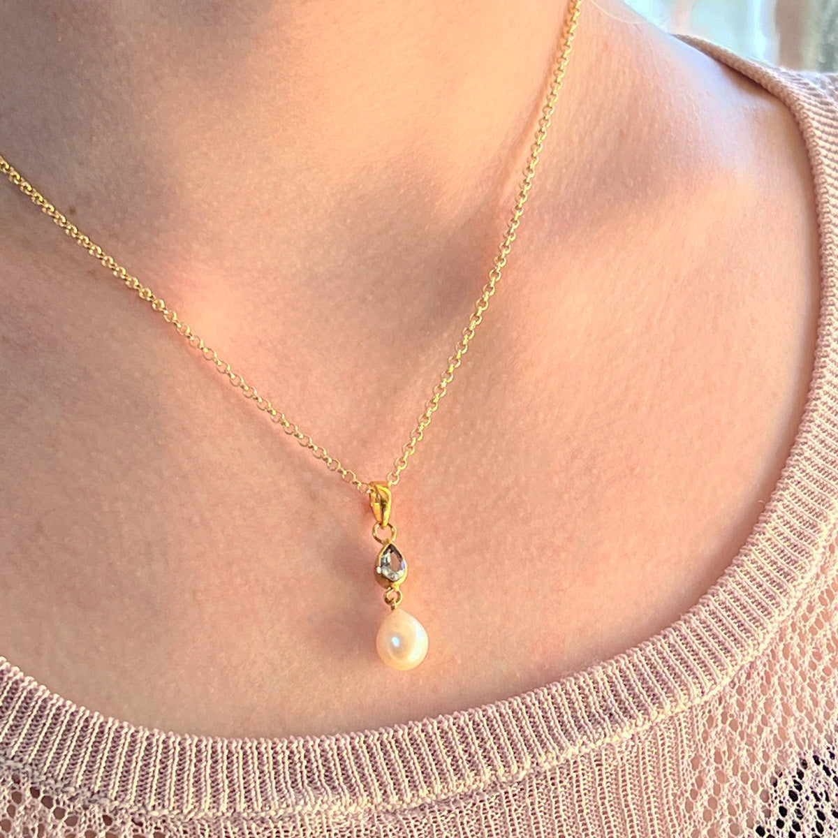 Louise Garnet Or Blue Topaz With Pearl On Short Baby Belcher Chain