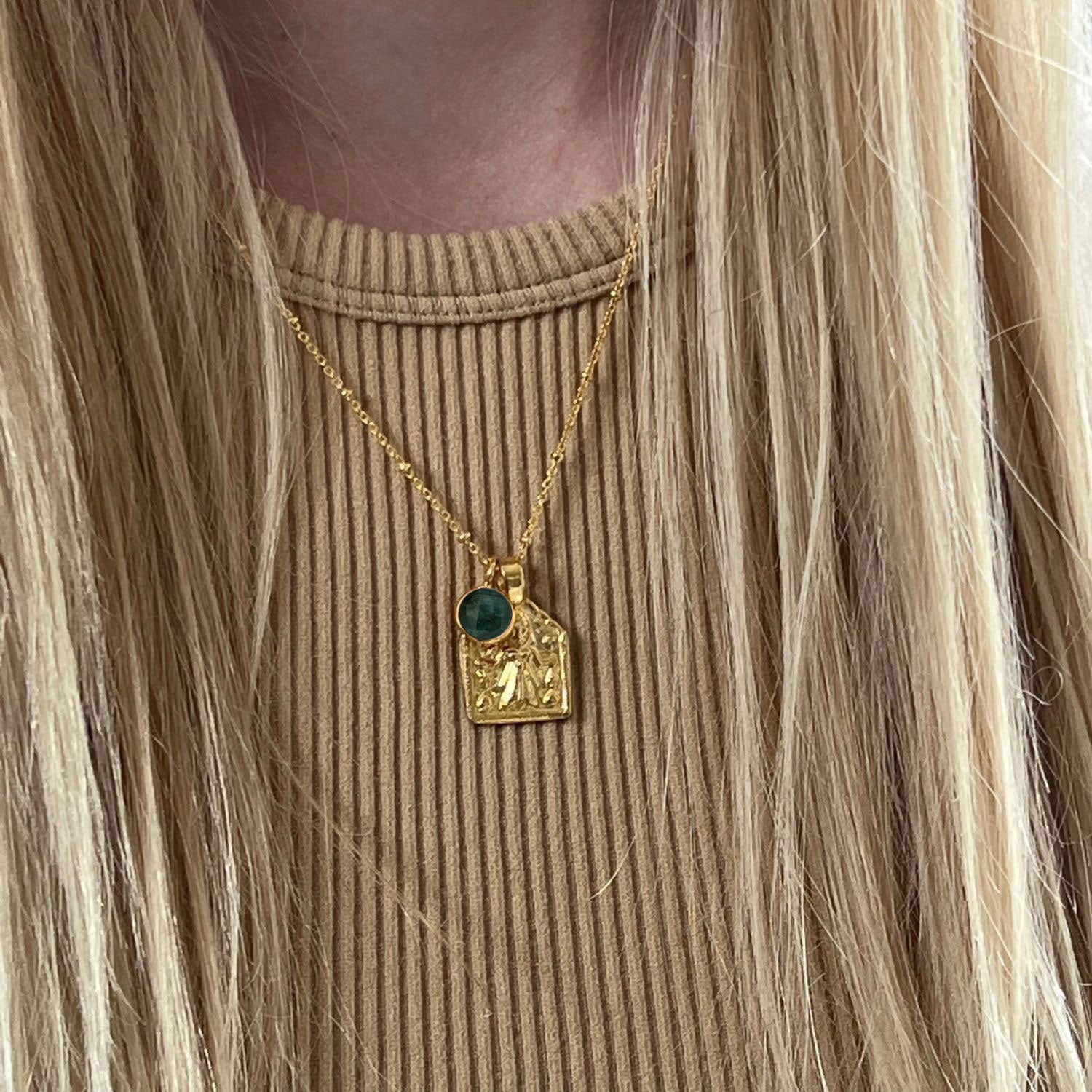 Goddess Lakshmi Pendant with Astro Emerald